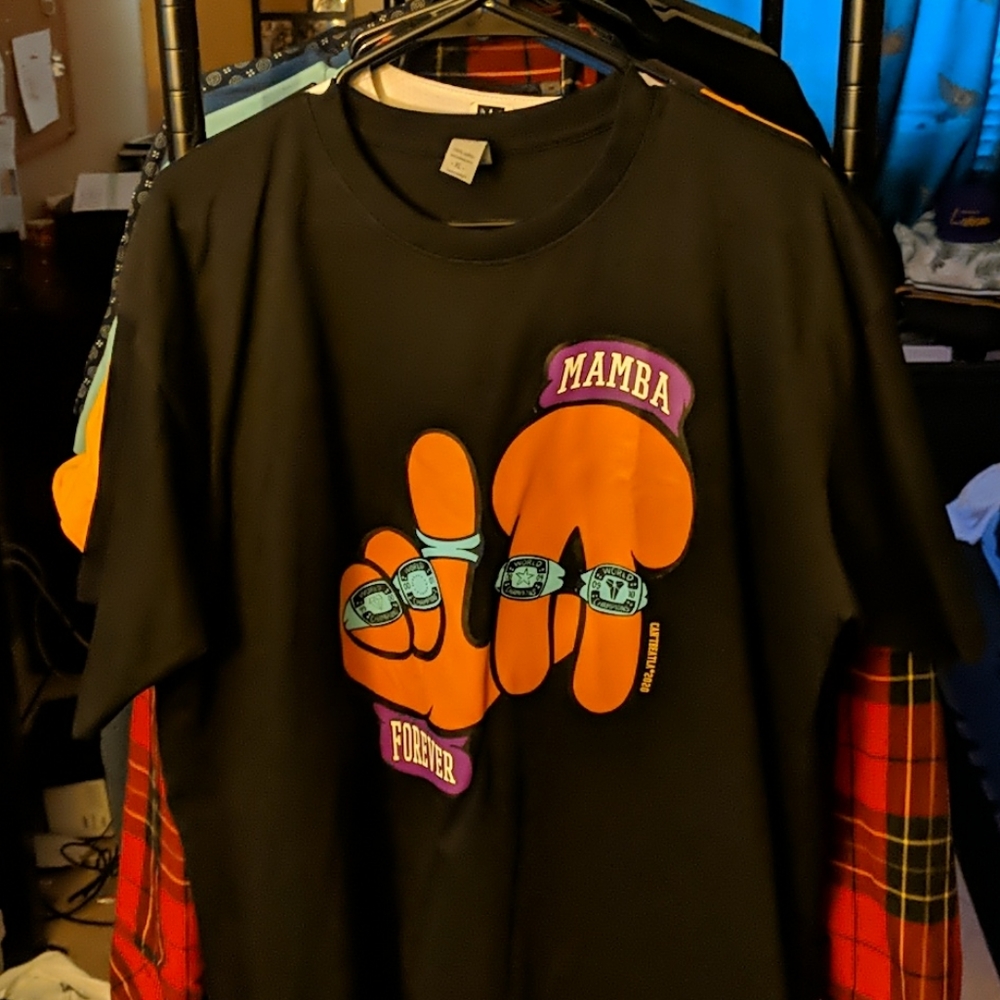 Kobe Bryant Mamba Forever Puppet Hands Tee